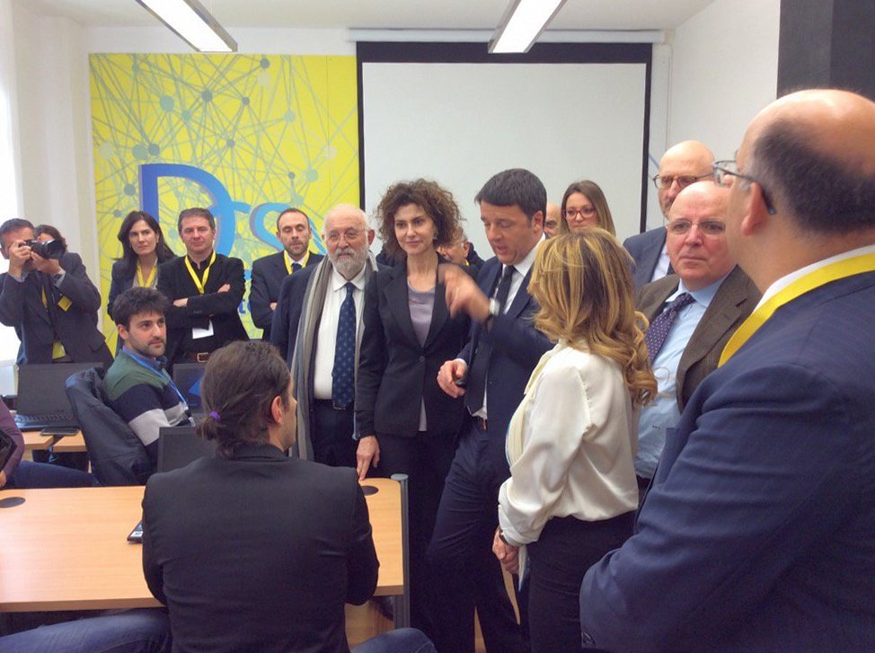 Matteo Renzi visita Cyber Security